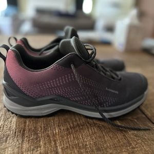 LOWA Zirrox GTX All-Terrain Light Hiking Boots (Women's Size US9/EU41)